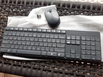 LOGITECH羅技無線鍵盤K235 滑鼠M170 二手問題品
