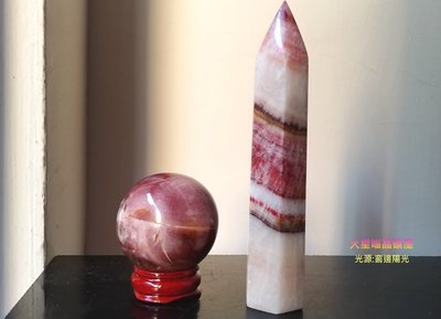 [火星喵晶礦屋]柱子與球的組合~天然紅褐色樹化玉球+天然花紋碧玉晶柱