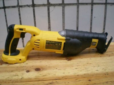 新古優品 美國 DEWALT 得偉 DC385 手提充電式 4方向 軍刀鋸 配一電一充