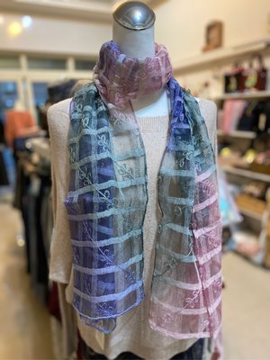美家園日本生活館 日本帶回印度製 絲質 半透明長圍巾 藍綠系