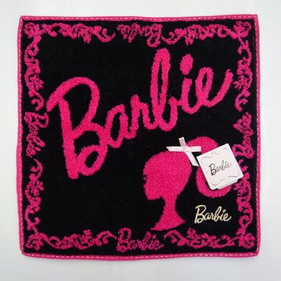 ☆注目の日本製Barbie 新款黑色桃紅心芭比Barbie金字樣手帕/小毛巾☆
