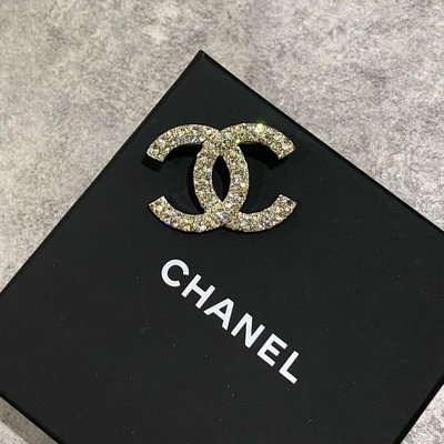 Chanel 胸針 別針 水鑽logo  《精品女王全新&二手》
