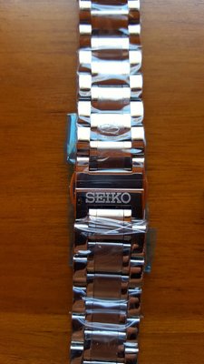 現貨供應 精工 SEIKO 不鏽鋼製實心錶帶 指定款式:20mm 錶帶 。