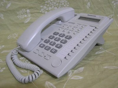 國際牌 TES824 電話總機 來電顯示 Panasonic 7730顯示話機 8 台 含有不停電設備