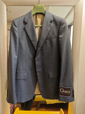 GUCCI全新真品義大利製鐵灰色純羊毛西裝外套(46號)-2.3折出清(不議價商品)