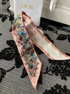 Christine Dior 迪奧 D-MILLEFIORI MITZAH 絲巾 2021 花卉 Twilly 乾燥玫瑰粉 包包綁帶 髮帶