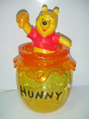 A皮1商旋.(企業寶寶玩偶娃娃)少見日本製小熊維尼(pooh)造型糖果罐!--可當置物盒使用!/滾3/-P