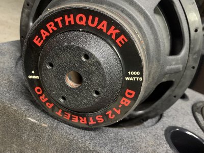 新竹湖口阿皓汽車音響：售 美國大地震 雙12重低音 1000瓦大瓦數 送兩聲道擴大機！
