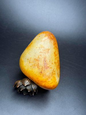 和田玉原石手把，雕刻詩文，器型飽滿，老道，玉質溫潤，皮色包漿一流，尺寸71×49×21903