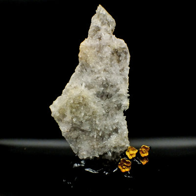 白水晶簇107–627公克。附梅花座。珍藏水晶