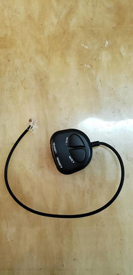 1景陽切換器分享器：聽筒和電話可切換使用免持聽筒。。電腦耳手機也可轉接線轉接頭轉換