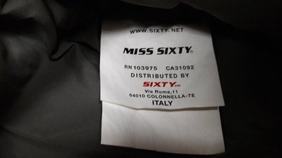 義大利“MISS SIXTY”鋪棉/防水風衣外套---可拆式連帽設計~
