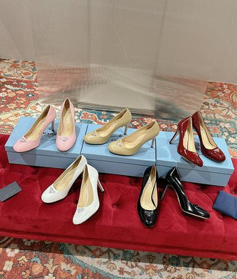 熱款直購#Prada新款圓頭淺口鞋細跟高跟鞋9.5cm開邊珠羊皮鞋 35-40