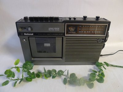 @~ 阿笨先生 ~@ 正日本製老物件,收音機可正常使用,國際牌RQ-520手提卡帶收音機(昭和時期生產)