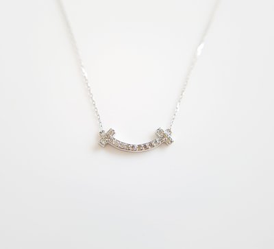 天然鑽石項鍊  經典 微笑款， 天然鑽石  0.08 克拉，PT900 + PT850，保證真金 真鑽 超級特價便宜賣