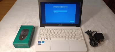 ASUS E203MA-0091AN4000 白色 11.6吋 小筆電 製造日期2019/11