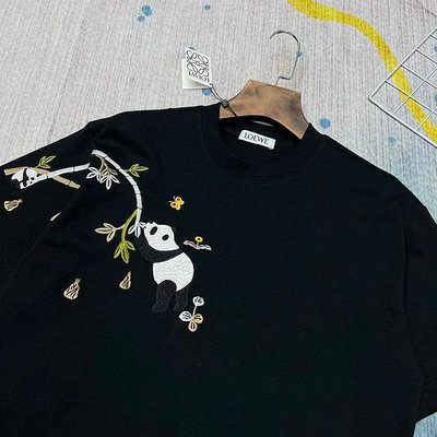【Koala海購】LOEWE羅意威 夏季龍年限量今年最流行熊貓刺繡系列短袖T恤