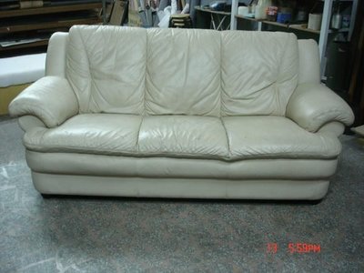 沙發達人:  專業沙發修理、修理沙發換皮(布)、翻新、訂做--E相片就可估價!