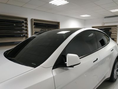 TeslaModelY 全車貼3M隔熱紙，完工特價7500