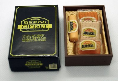B-14 櫃 ： 2005 4 SAUSAGE 香腸禮盒 MEGA HOUSE 給你的禮物 　天富