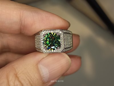 莫桑鑽石戒指男潮炫酷霸氣滿鑽3克拉綠鑽戒，戒台鍍白金男士18.6mm圈口