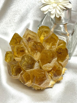 黃水晶晶簇  晶簇花 水晶花 花形完美帶金字塔 招財能量 黃水晶 芒果黃