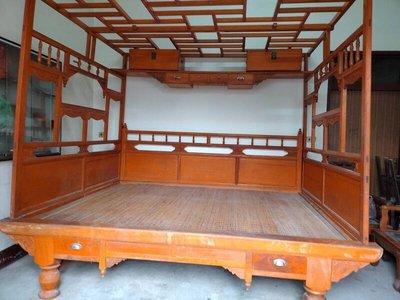 檜木紅製古董眠床