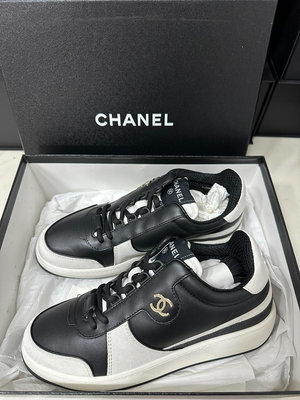 Chanel 香奈兒23B皮面黑白熊貓運動鞋 板鞋