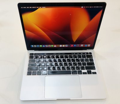 台中 2020年 MacBook Pro 13吋 i5 (1.4) 8G 256G 銀色 蘋果電腦 Apple 384次