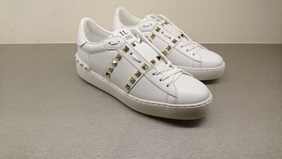 [全新真品代購] VALENTINO 鉚釘 白色皮革 休閒鞋 / 小白鞋 (Rockstud)