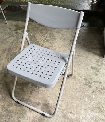 永昌二手辦公設備～塑鋼灰色折合椅