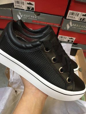 新品到～skechers 974BLK 厚底寬鞋帶 黑色 皮布鞋帥氣百搭