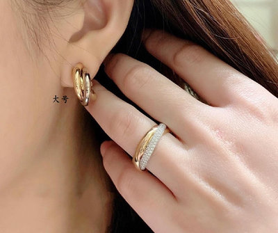 V金材質   分色電鍍 卡地亞大號三環無鉆耳環，又一款經典，完美詮釋對稱美學 優雅大方佩戴舒適度 也不容易勾 NO67034
