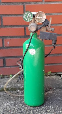 二手~精巧可愛 二氧化碳CO2氣瓶~水草缸 軟體缸(2) 附贈壓力錶~(瓶身高約34.5公分)