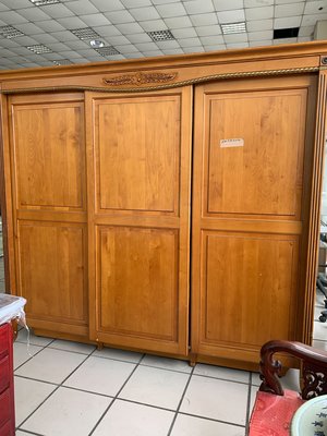 桃園國際二手貨中心----實木  7.5尺大衣櫥  大衣櫃   推門衣櫥   尺寸: 230*75*214cm
