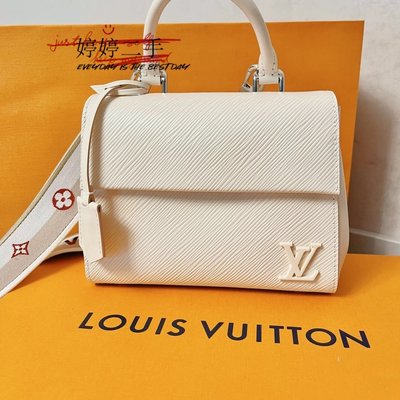 ❌❌ VENDIDO ❌❌Piloto Louis Vuitton original 😍 Cinto y capucha desmontable.  Talle L.