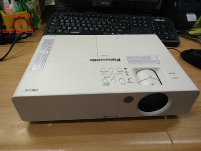 出售2手 Panasonic  PT-LB1  投影機  零件機只要1000元...  燈泡不亮，可正常開機