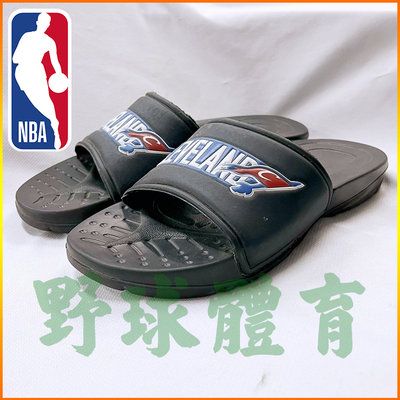 NBA 騎士隊 防水運動拖鞋 黑 8631101-011