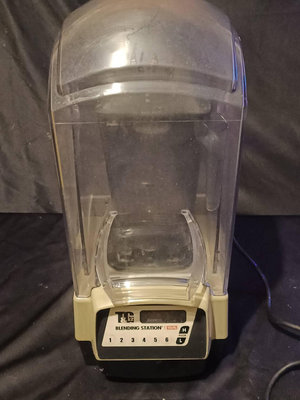 VITAMIX 隔音罩冰沙/調理機，110V,$5999((二手品,免運,8成新,一切操作正常)
