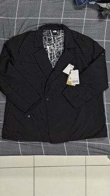 The North Face UE 男款黑色防潑水保暖率性多口袋外套 黑標