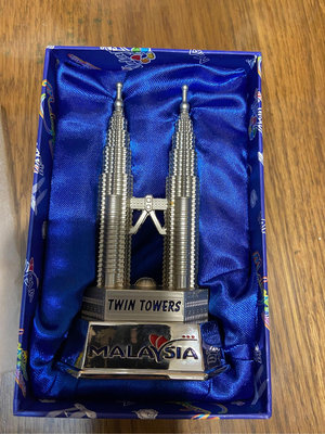 全新馬來西亞雙子星塔開瓶器造型擺飾