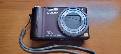 消光咖 中高階老數位相機 原售價為 47,000 日圓 PANASONIC LUMIX DMC-TZ7 老相機