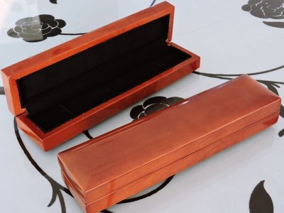 全新 鬆緊彈性固定 鋼琴烤漆長方實木盒 手鍊盒 手錶盒 珠寶盒 飾品盒 收納盒 禮物盒 收藏盒 首飾盒 絨布 黑