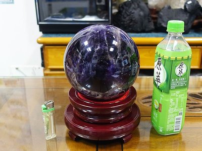 §能量礦石§ 少見大尺寸 紫水晶球 有修補 重4944g 直徑153.7mm 附球座