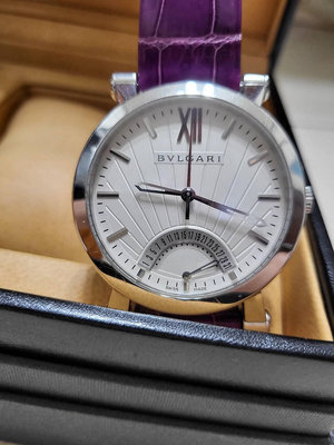 Bvlgari Sotirio 寶格麗42mm優雅日期逆彈跳大三針大錶徑透背機械腕表,是水鬼運動錶潛水錶及健康手環watch之外的優雅手錶選擇