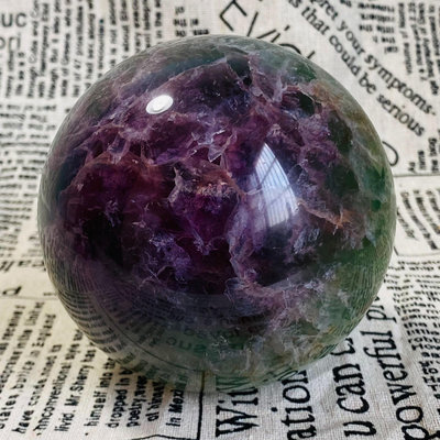 C593天然紫綠螢石水晶球擺件綠色水晶原石打磨屬木客廳辦公家