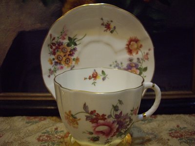歐洲古物時尚雜貨 英國Royal Crown Derby金邊花卉 骨瓷杯盤組 擺飾品 古董收藏