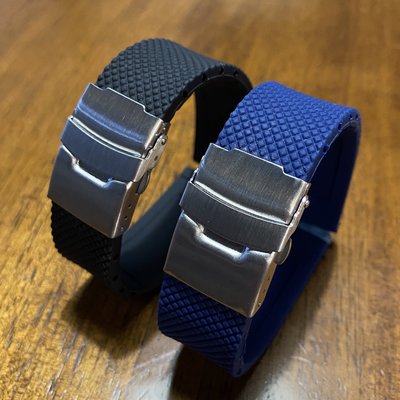【錶帶家】代用 Oris BC Seiko S2 矽膠錶帶膠帶不銹鋼安全摺疊扣錶扣可裝19mm 20mm 菱格紋交叉胎紋