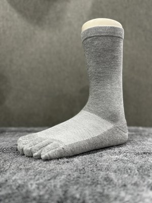 【群益襪子工廠】全竹炭毛巾五趾紳士襪(厚底)1雙240元；襪子、厚襪、運動襪、除臭襪、棉襪、腳臭、竹炭襪、長襪、毛巾襪