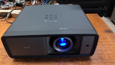 SANYO PLV-Z3000 HDMI 投影機"1080P劇院機 鏡頭保護門自動開關門